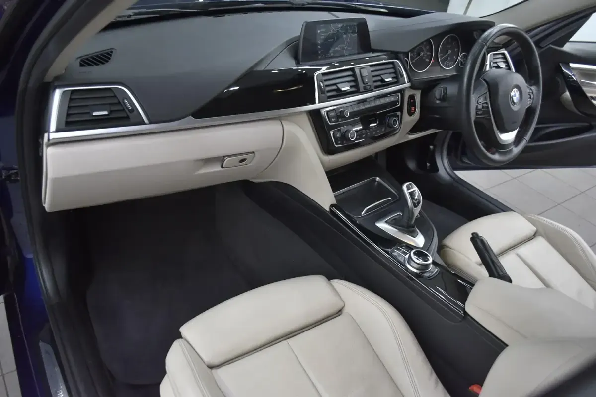 Used BMW 320 Sport Line 2017 Blue Sedan