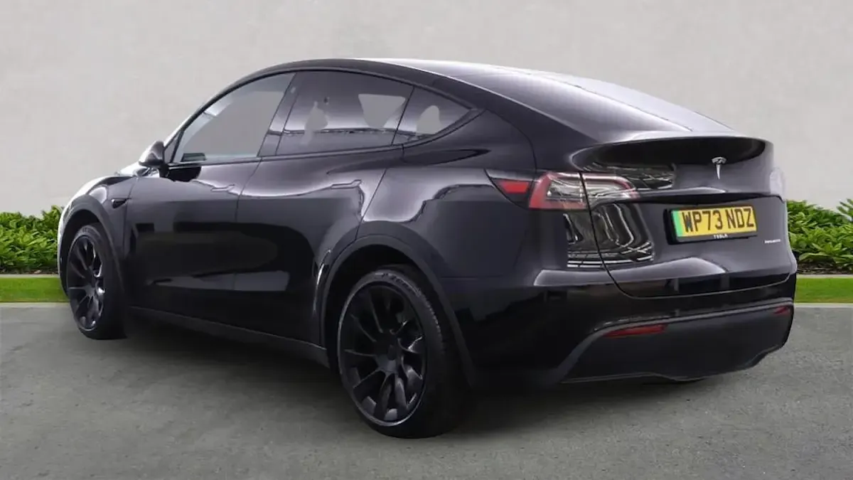 Used Tesla Model Y Long Range AWD 378 kW (514 HP) 2023 Black SUV