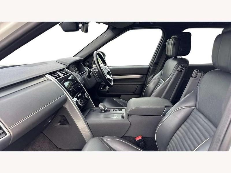 Used Land Rover Discovery 5 HSE Dynamic 300 HP (220 kW) 2023 White SUV