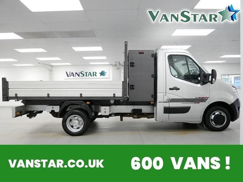 Silver Used 2023 Nissan Interstar Tekna Van | £23,789 (Super price) - Image 1/4
