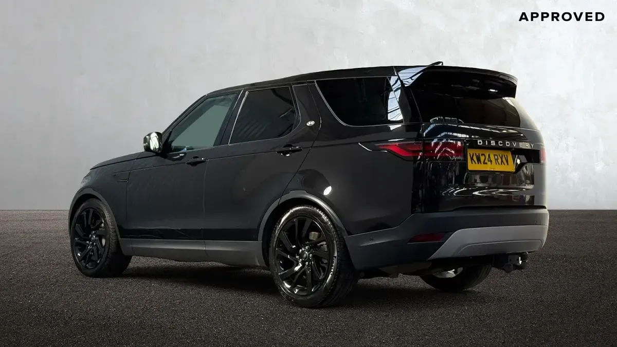 Used Land Rover Discovery SE 2024 Santorini black SUV