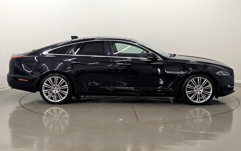 Used Jaguar XJ Premium Luxury 300 HP (220 kW) 2019 Sedan