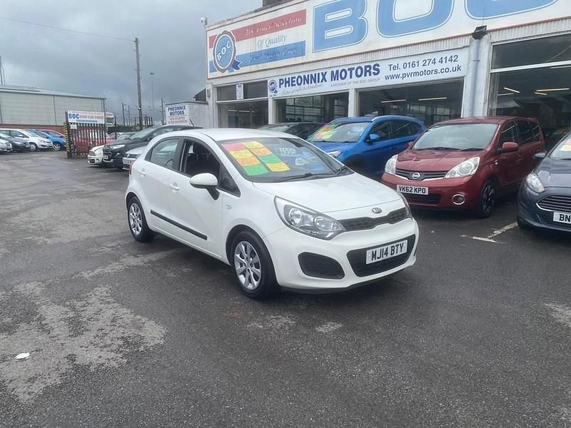 Usado Kia Rio 85 CV (62 kW) 2014 Blanco Utilitario