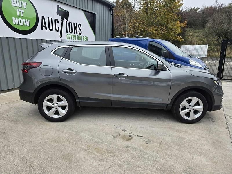 Used Nissan Qashqai Acenta Premium 2018 Grey SUV