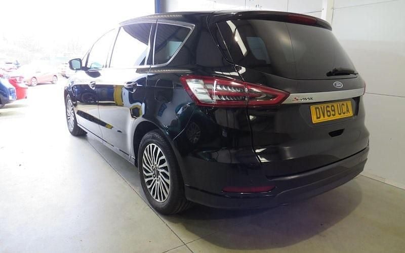 Used Ford S-MAX Titanium 150 HP (110 kW) 2019 Black MPV