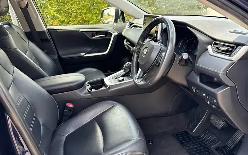 Used Toyota RAV4 Hybrid 222 HP (163 kW) 2019 Blue SUV