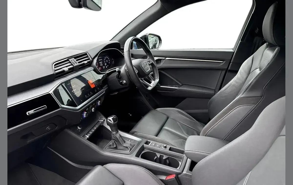 Used Audi Q3 Black Edition 150 HP (110 kW) 2022 Blue SUV