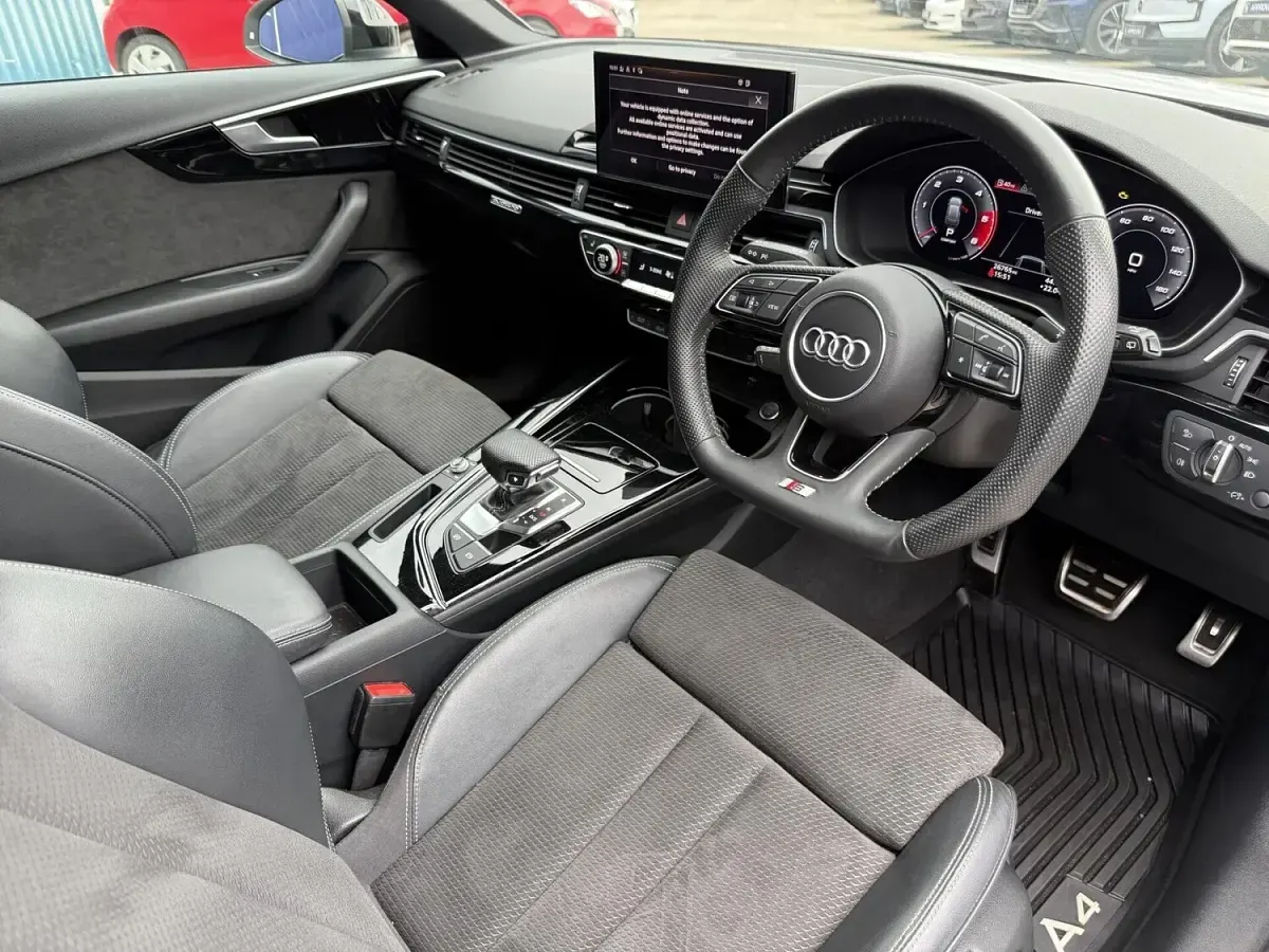 Used Audi A4 Black Edition 187 HP (137 kW) 2020 White Estate