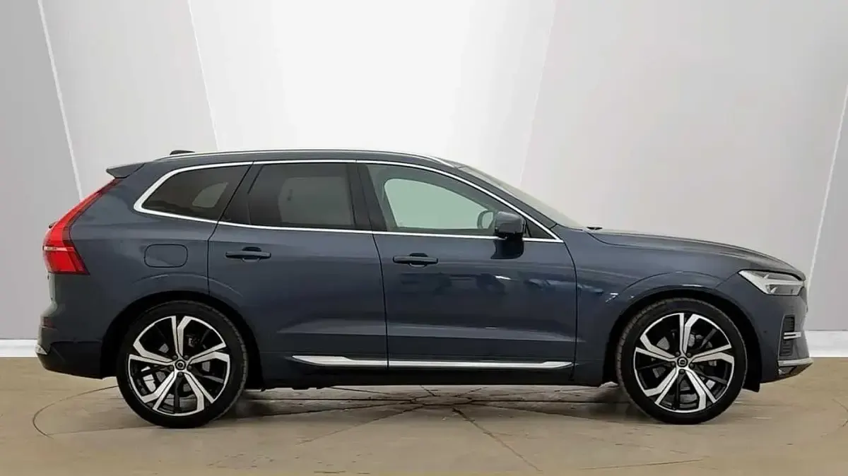 Used Volvo XC60 Ultra 250 HP (183 kW) 2025 Blue SUV