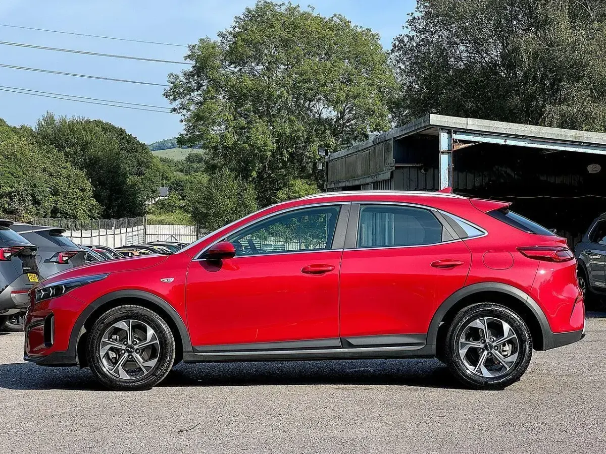 Used Kia XCeed 138 HP (101 kW) 2025 Red SUV