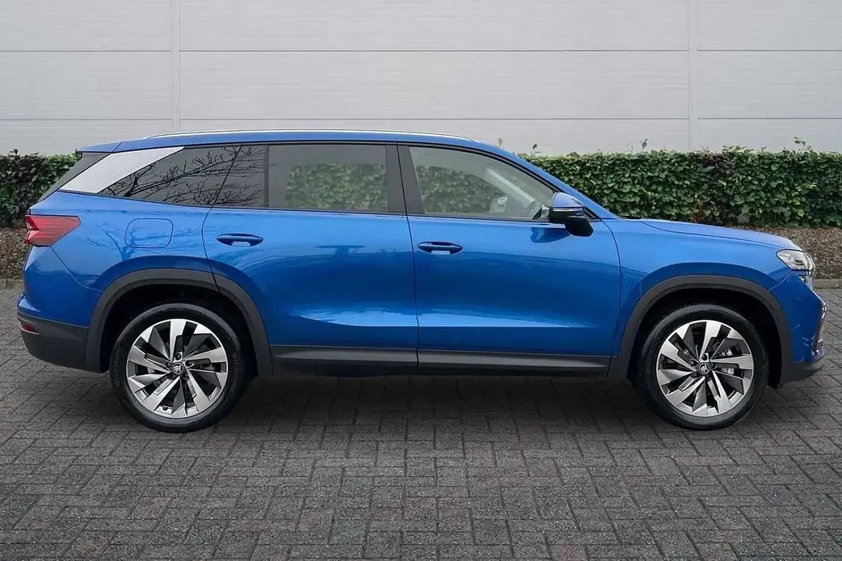 Used Skoda Kodiaq SE L 150 HP (110 kW) 2025 Race blue metallic SUV