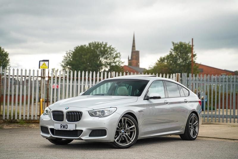 Silver Used 2015 BMW 520 M Sport Hatchback | £10,495 (Fair price) - Image 1/4