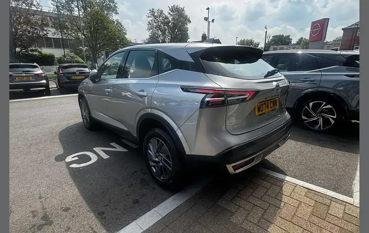 Used Nissan Qashqai Acenta Premium 138 HP (101 kW) 2025 Silver SUV