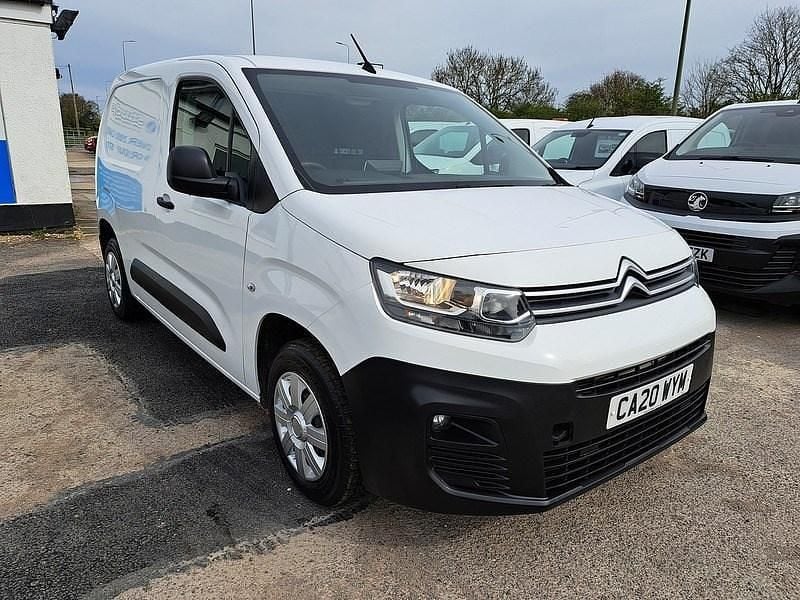 Used Citroën Berlingo Start 75 HP (55 kW) 2020 White MPV