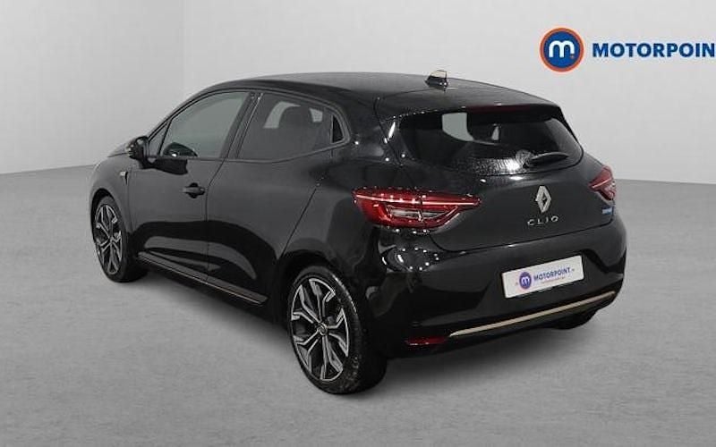 Used Renault Clio V SE 140 HP (102 kW) 2022 Black Hatchback