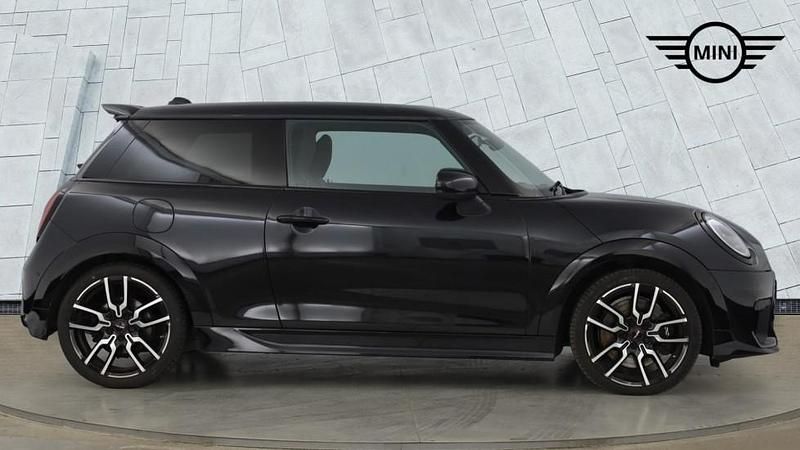 Used Mini Cooper Hatch 154 HP (113 kW) 2024 Black Hatchback