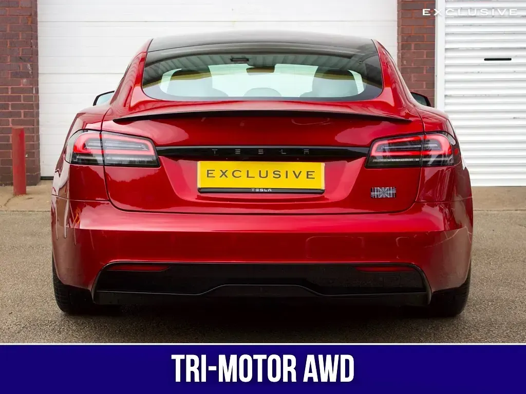 Used Tesla Model S Plaid 759 kW (1033 HP) 2023 Red Hatchback