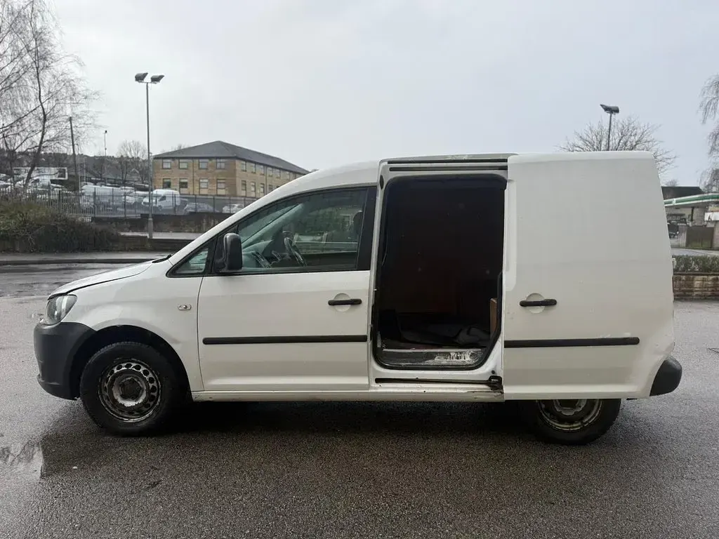 Used VW Caddy Startline 75 HP (55 kW) 2014 White MPV