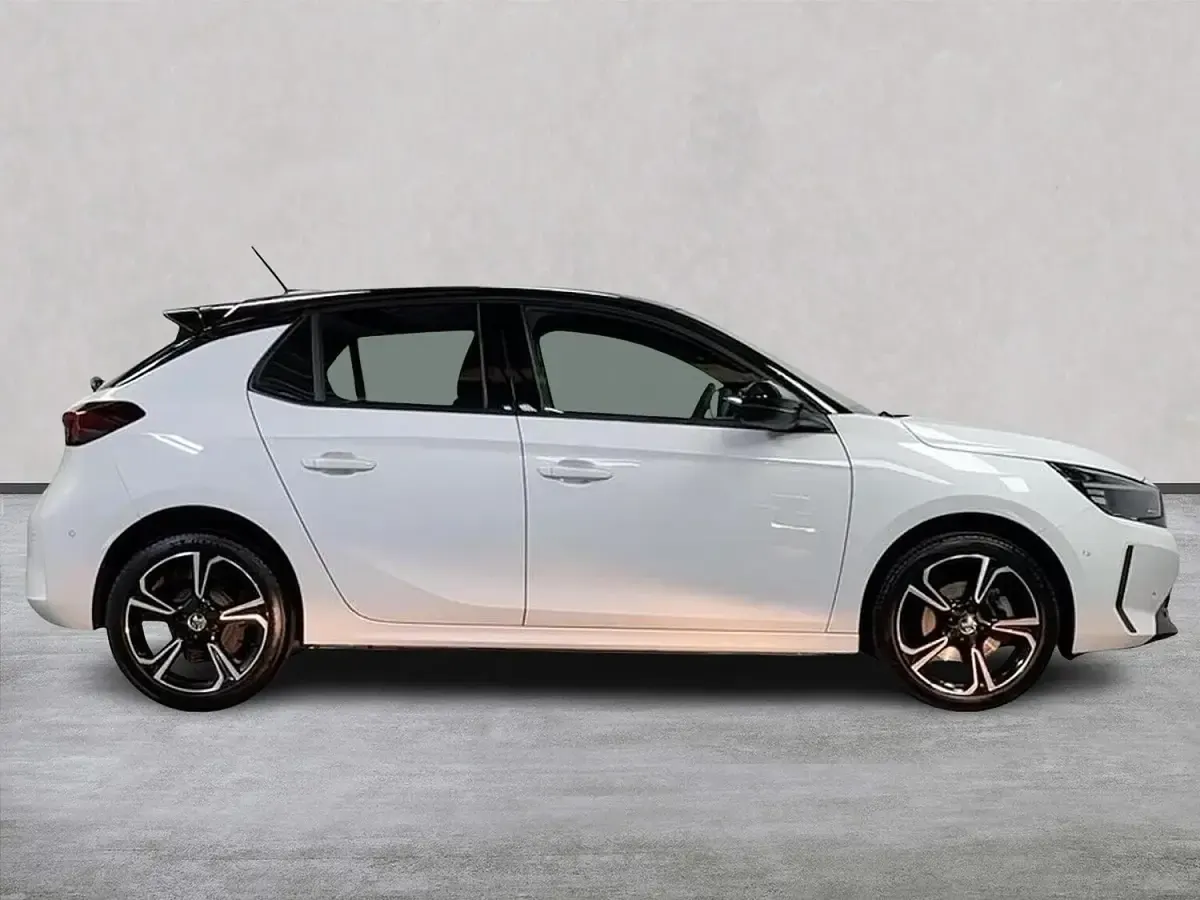 Used Vauxhall Corsa S 100 HP (73 kW) 2024 White Hatchback