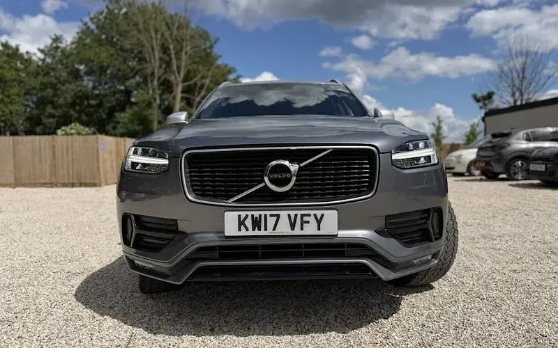 Used Volvo XC90 R-Design Pro 235 HP (172 kW) 2019 SUV