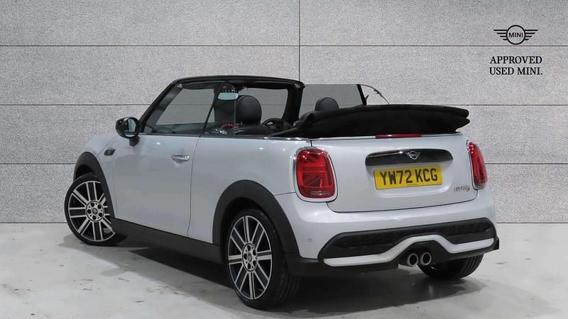 Used Mini Cooper S Exclusive 176 HP (129 kW) 2022 Silver Hatchback