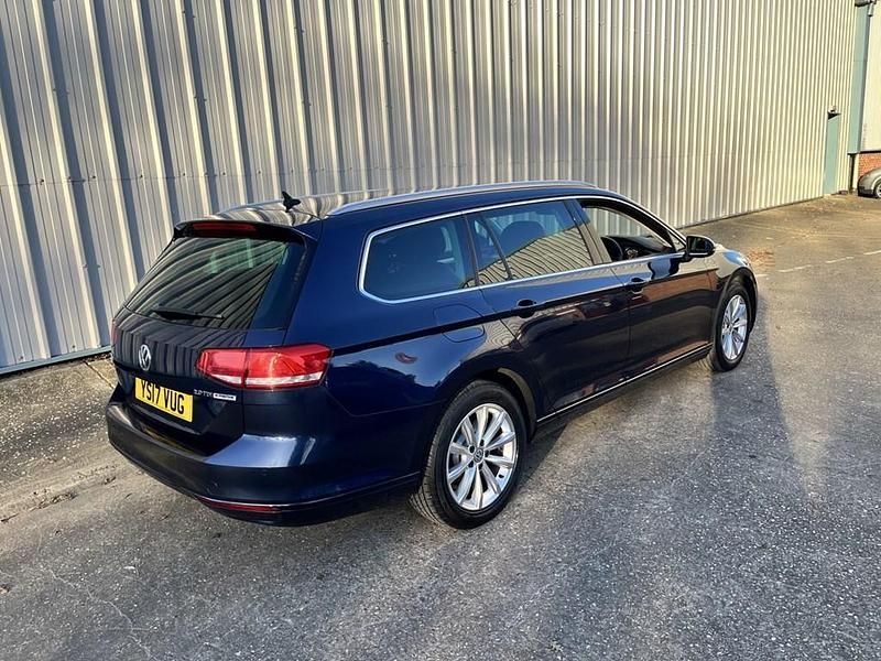 Used VW Passat Business 150 HP (110 kW) 2017 Blue Estate