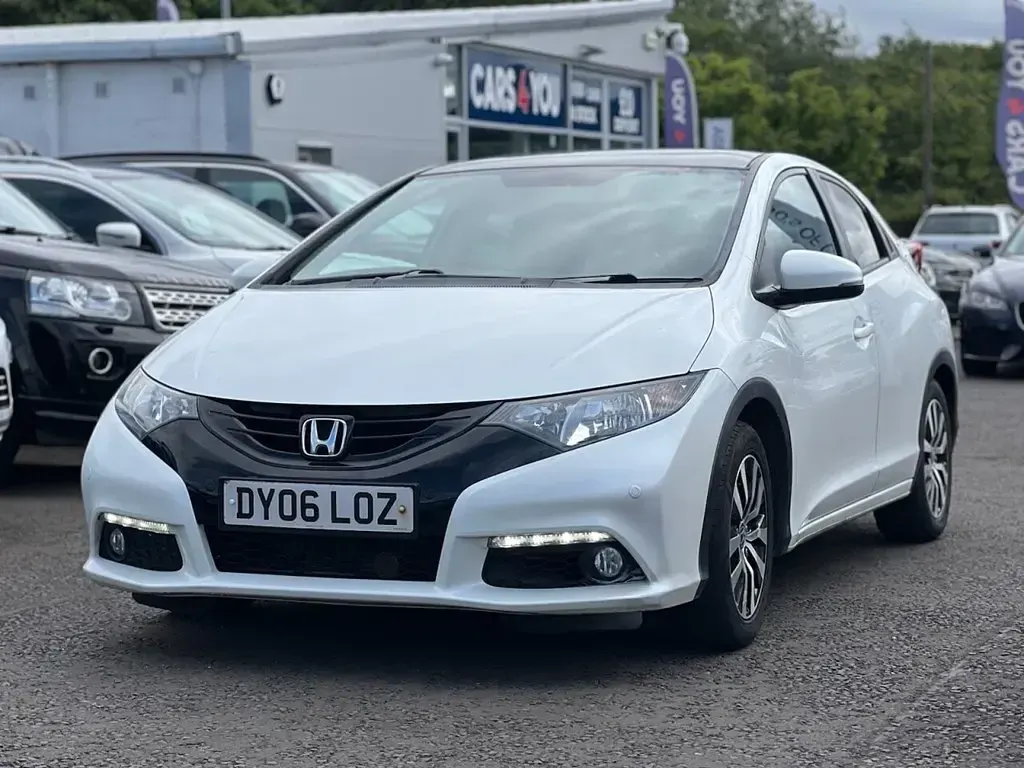 Käytetty Honda Civic SR 120 HP (88 kW) 2015 Valkoinen Viistoperä