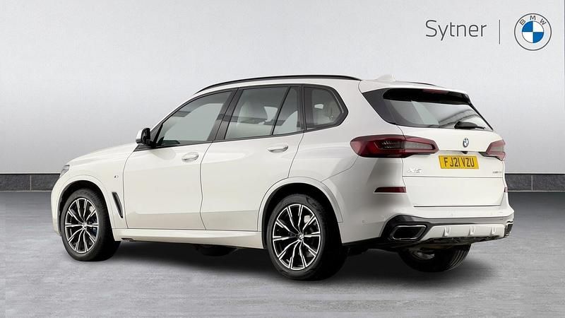 Used BMW X5 M Sport 335 HP (246 kW) 2021 White SUV