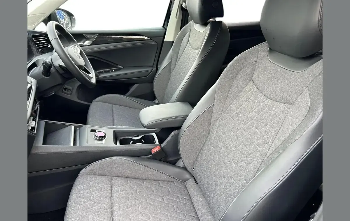 Second-hand VW Tiguan Match 147 CP (108 kW) 2025 Negru SUV