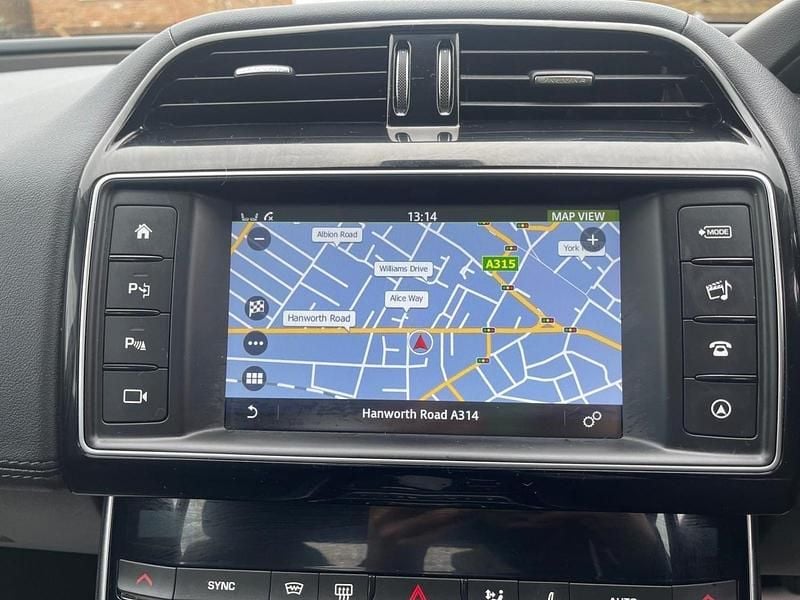 Used Jaguar XE Portfolio 180 HP (132 kW) 2018 Black Sedan