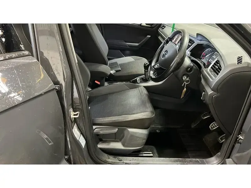 Używany VW T-Roc Active 150 KM (110 kW) 2022 Szary SUV