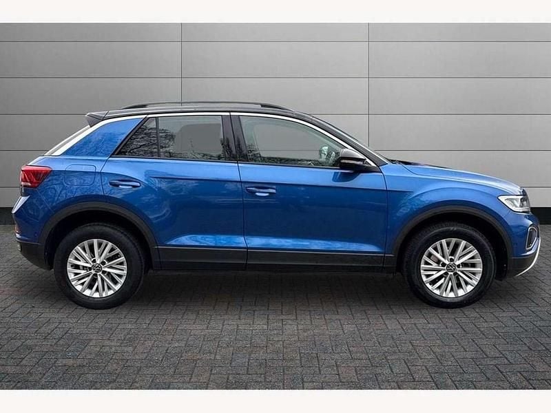 Used VW T-Roc Life 110 HP (80 kW) 2023 Blue SUV