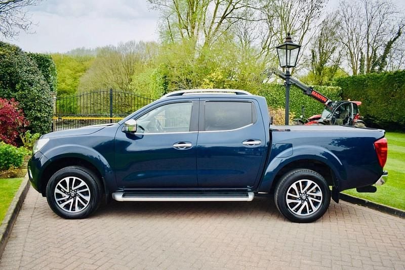 Used Nissan Navara Tekna 190 HP (139 kW) 2016 Blue Pickup