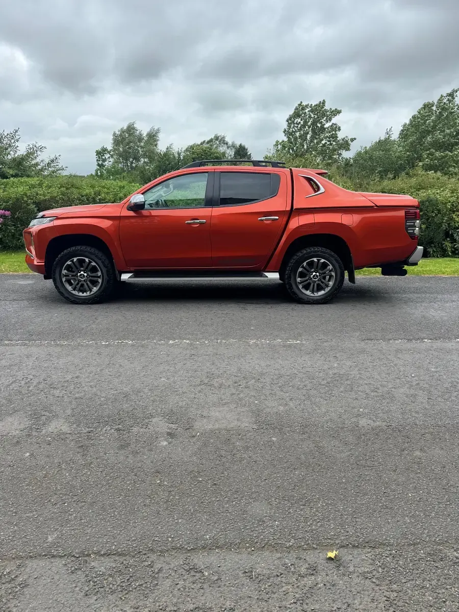Used Mitsubishi L200 Warrior 150 HP (110 kW) 2021 Orange Pickup