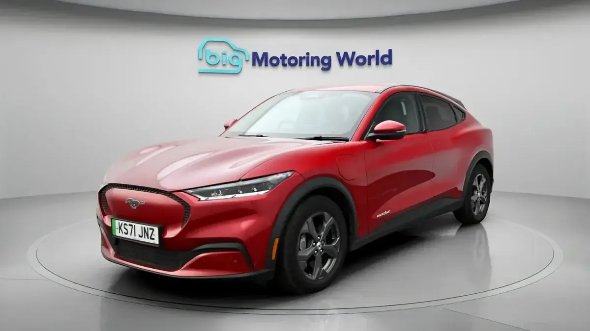 Used Ford Mustang Standard Range 269 HP (197 kW) 2021 Red Hatchback
