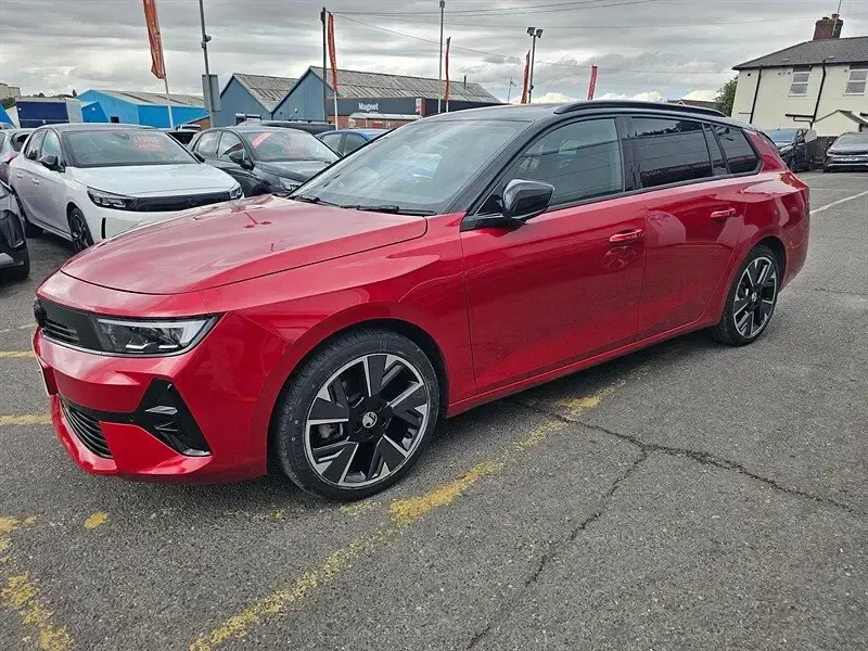 Used Vauxhall Astra Ultimate 114 kW (156 HP) 2024 Red Estate