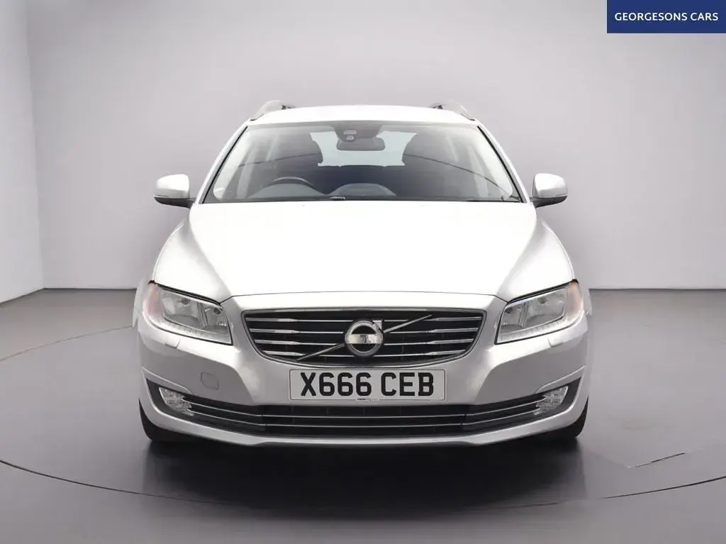 Used Volvo V70 SE 136 HP (100 kW) 2013 Silver Estate