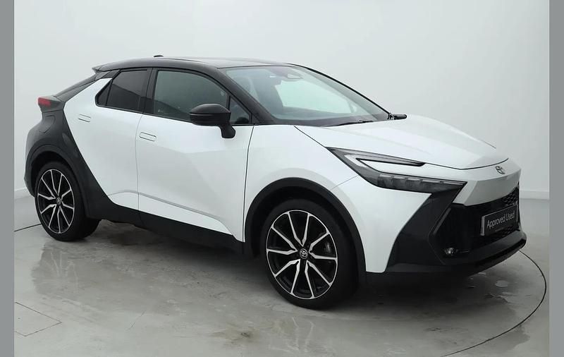 Used Toyota C-HR Sport 220 HP (161 kW) 2024 White SUV