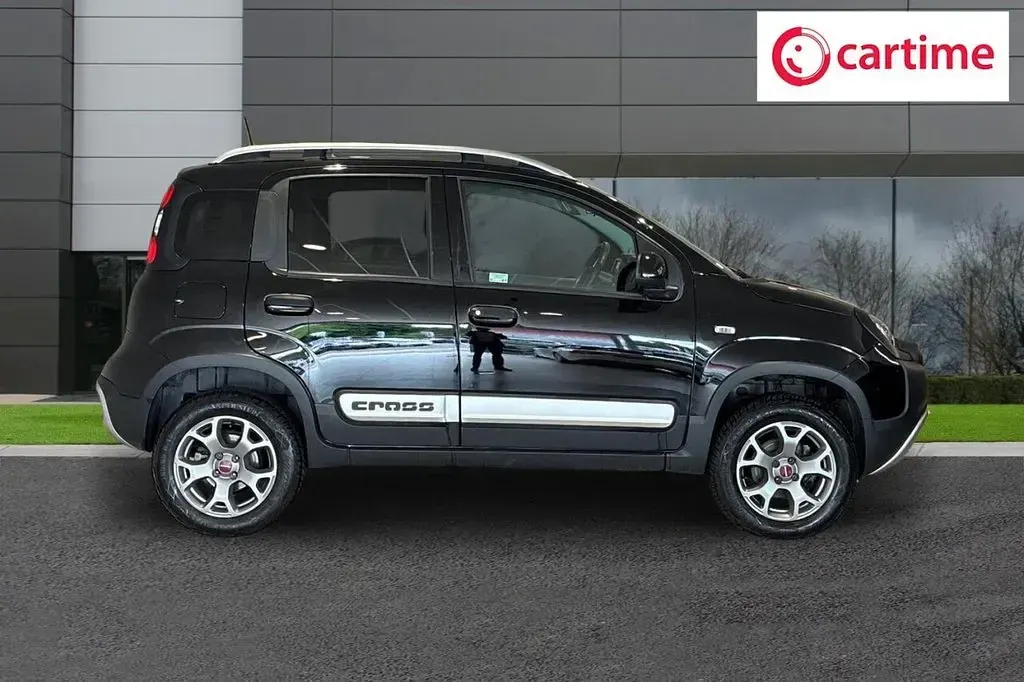 Used Fiat Panda Cross Cross 85 HP (62 kW) 2023 Black Hatchback