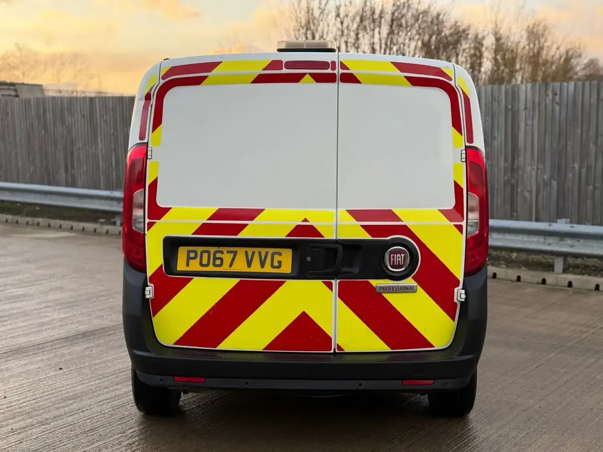 Begagnad Fiat Doblò 2017 Vit Minibuss