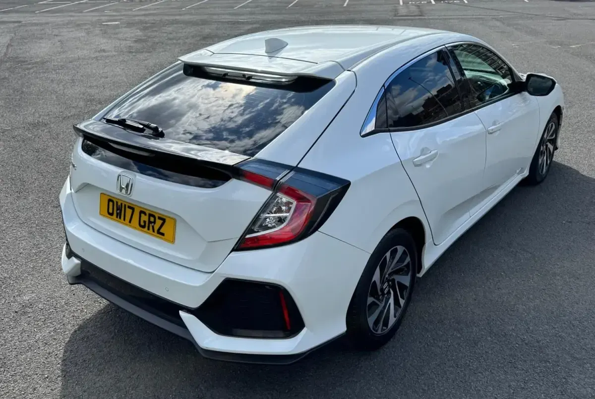 Używany Honda Civic SE 129 KM (94 kW) 2017 Biały Hatchback