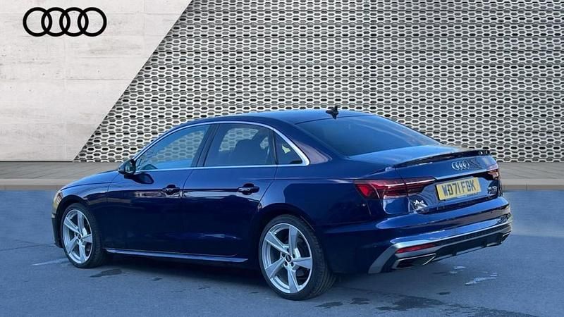 Second-hand Audi A4 S-Line 163 CP (119 kW) 2022 Albastru Berlinǎ