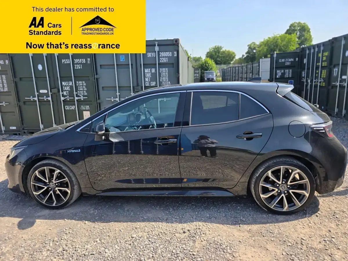Used Toyota Corolla 122 HP (89 kW) 2019 Black Hatchback