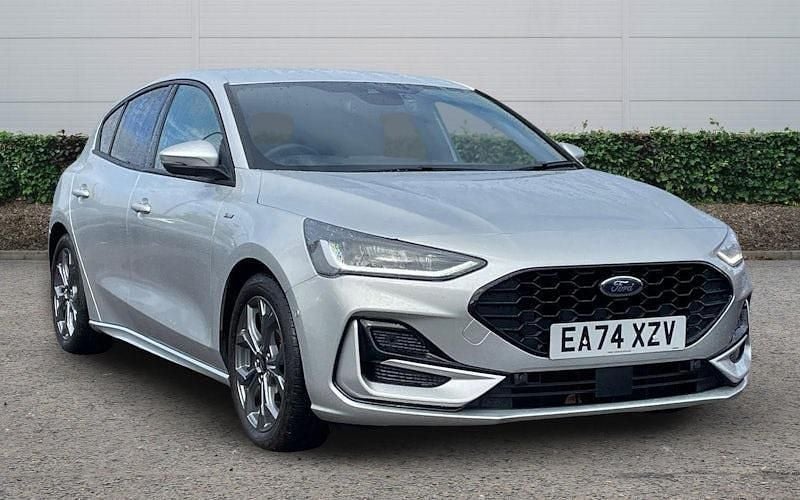 Used 2025 Ford Focus ST-Line Hatchback | £20,386 (Good price) - Image 1/4