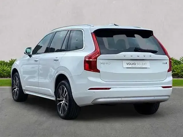 Used Volvo XC90 Momentum 235 HP (172 kW) 2022 SUV