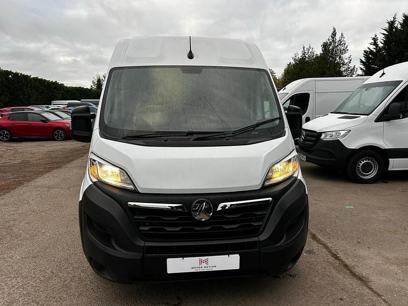 Used Vauxhall Movano S 140 HP (102 kW) 2023 White MPV