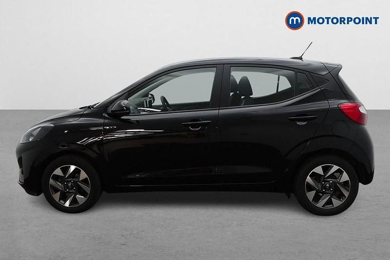 Used Hyundai i10 Advanced 63 HP (46 kW) 2025 Black Hatchback