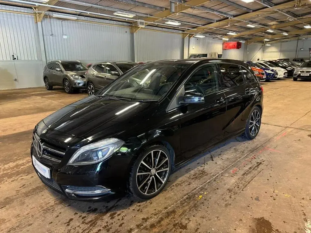 Used Mercedes B180 109 HP (80 kW) 2014 Black MPV