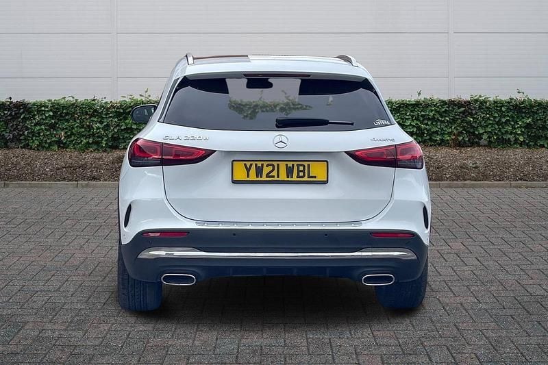 Used Mercedes GLA220 AMG Line Premium Plus 190 HP (139 kW) 2021 White SUV