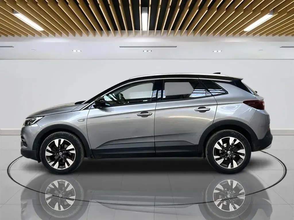 Second-hand Vauxhall Grandland X Sport 130 CP (95 kW) 2018 Gri SUV